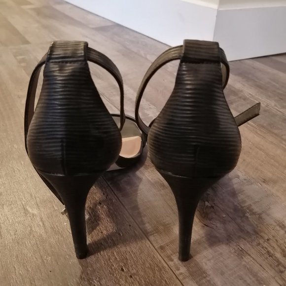 Black Heels - Picture 2 of 4